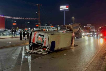 Çorum’da ambulans ile otomobil çarpıştı: 6 yaralı