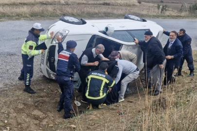 Çorum’da otomobil devrildi: 2 yaralı