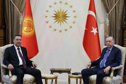 Cumhurbaşkanı Erdoğan, Kırgızistan Cumhurbaşkanı Sadır Caparov’la bir araya geldi