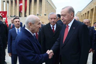 Cumhurbaşkanı Erdoğan’ın Anıtkabir törenindeki kravatında KAAN detayı