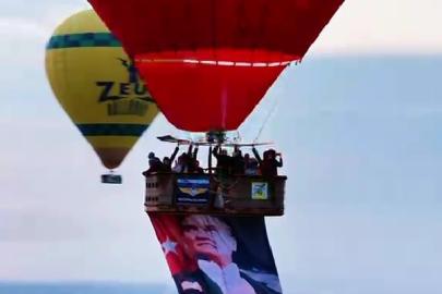 Cumhuriyet coşkusunda balonlar Türk bayraklarıyla gökyüzüne yükseldi