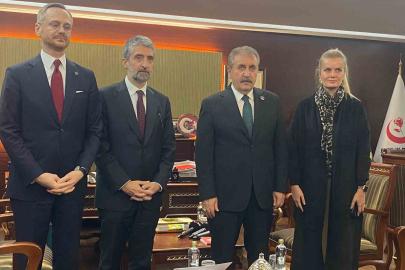Destici: "Pandemi sürecini, Ukrayna-Rusya savaşındaki süreci Türkiye gerçekten iyi yönetti"