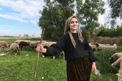 Devlet desteğiyle çiftçi olan genç kadın, hayallerine kavuştu