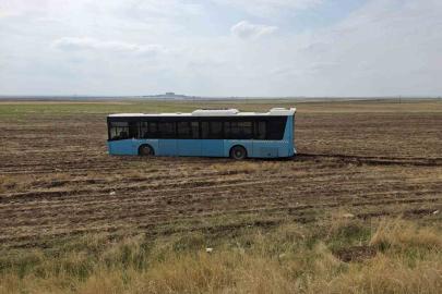 Diyarbakır’da otobüs yoldan çıktı, faciaya ramak kaldı