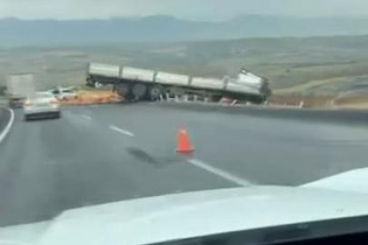 Diyarbakır’da tır yoldan çıktı: 1 yaralı