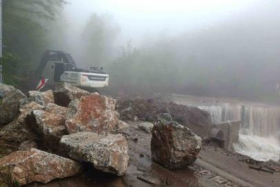 Düzce’de yağış nedeniyle kapanan yollar açıldı