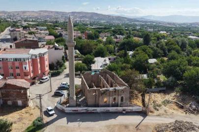 Elazığ’da 300 yıllık tarihi cami 6 yıldır restore edilmeyi bekliyor