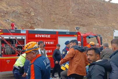 Elazığ’da canlı hayvan taşıyan tır devrildi: 1 yaralı