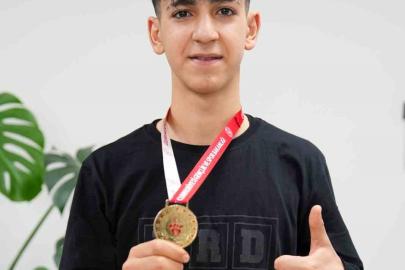 Erdem Koleji öğrencisi Umut Şan, masa tenisinde il şampiyonu oldu