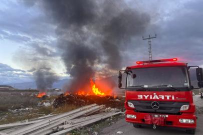 Erzincan’da hurdalık yangını