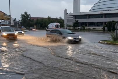 Erzincan’da sağanak yağış etkili oldu