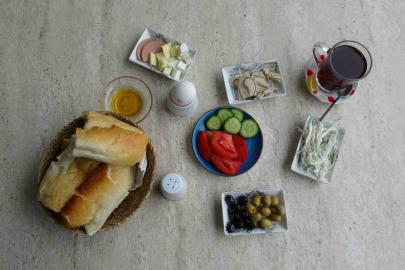 Erzurum’da 150 TL’lik serpme kahvaltı ilgi odağı
