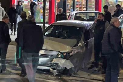 Erzurum’da otomobilin direksiyonu kilitlendi, 3 araç birbirine girdi: 1 yaralı