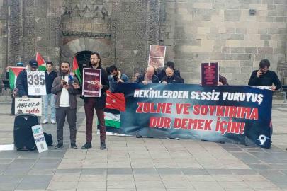 Erzurum’da sağlıkçılar 151. kez Gazze için yürüdü