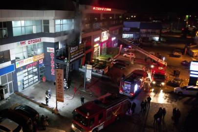 Erzurum’da sanayi sitesinde korkutan yangın: İtfaiye faciayı önledi