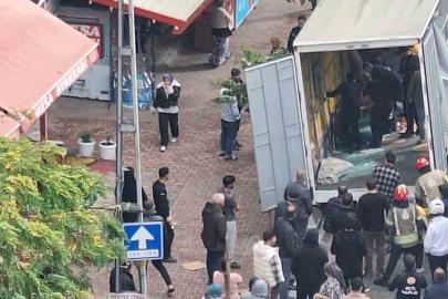 Esenyurt’ta iki işçinin üzerine cam devrildi: 1’i ağır 2 yaralı
