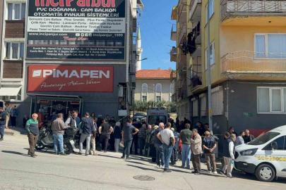 Evlerinde ölü bulunan çiftin cinayete kurban gittiği üzerinde duruluyor
