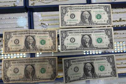 FETÖ’den Kuriş örgütüne 2 eski, 3 yeni tarihli F serisi 1 dolar