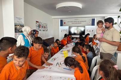 ’Filistinli çocuklar için çiz’ etkinliği