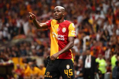 Galatasaray’da Osimhen, Fenerbahçe’de Vedat takımını sırtlıyor