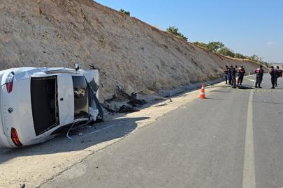 Gaziantep’te kavşakta otomobille çarpışan motosikletli hayatını kaybetti