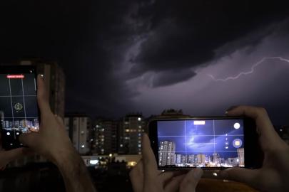 Gaziantep’te şimşekler geceyi aydınlattı