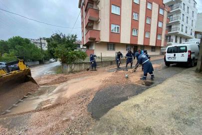 Gebze Belediyesi sağanak yağışa karşı 289 personelle sahada