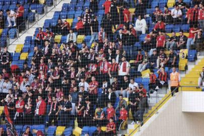Gençlerbirliği taraftarından isyan: "Yönetim uyuma, taraftarın dışarıda"