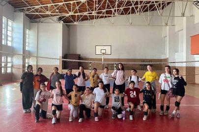 Germencik’te çocuklar kış kurslarıyla yeteneklerini geliştiriyor