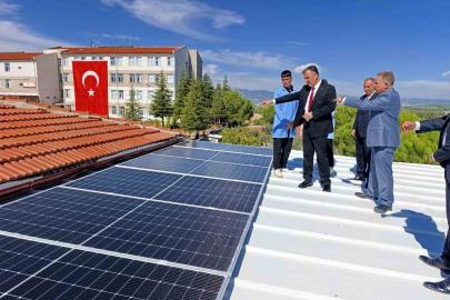 Gördes’in güneşi okula enerji vermeye başladı