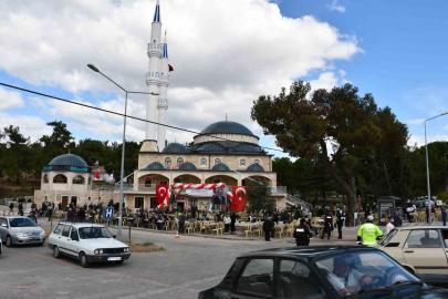 Gördes’te 100 milyon liralık cami ve Kur’an kursu hizmete açıldı