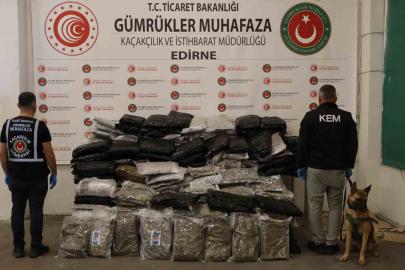 Gümrüklerde gerçekleştirilen operasyonlarda binlerce uyuşturucu madde ele geçirildi