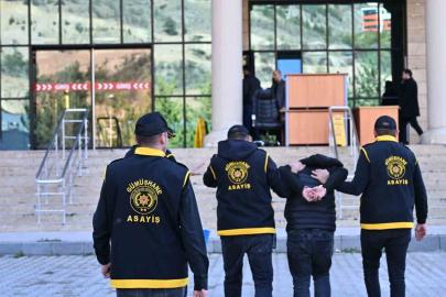 Gümüşhane’de iki evden altın ve para çalındı, şüpheli yakalandı