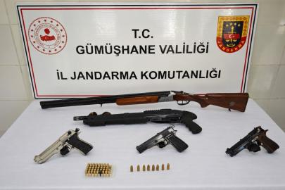 Gümüşhane’de kaçak silah ve içki operasyonu