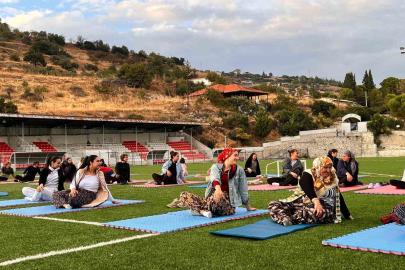 Güney’de kadınlar yoga yaptı