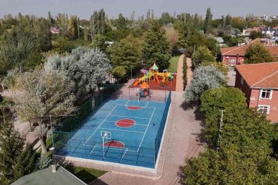 Gürpınar mahallesinde yenilenen Deringöz Parkı ve yüzme havuzu tanıtılacak