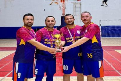 Hakkari Millî Eğitim Müdürlüğü Basketbol Takımı şampiyon oldu