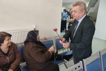 Hastalara karanfilli bilgilendirme