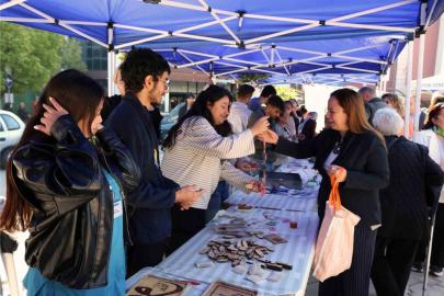 Hastanede tedavi gören çocuklar için destek oldular