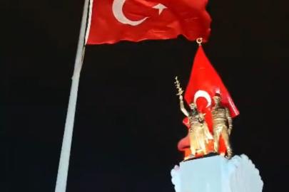 Hatay’da bayraklar fırtına nedeniyle geçici olarak indirildi