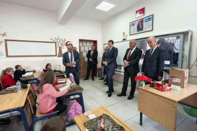 Hisarcık’ta minik öğrencilerin mektupları mutluluğa dönüştü
