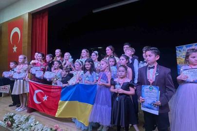 Honazlı Melisa, uluslararası müzik festivalinde Denizli’nin gururu oldu