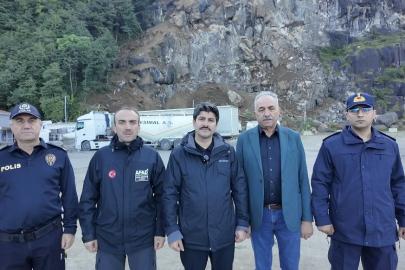 Hopa Kaymakamı Uğur Karakaya: "Heyelan alanının güvenliği alındı; Tır parkımızı tahliye ettik"