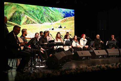 İbrahim Erkal Dadaş Kültür ve Sanat Merkezi’nde "Yayla Türküleri" rüzgarı esti