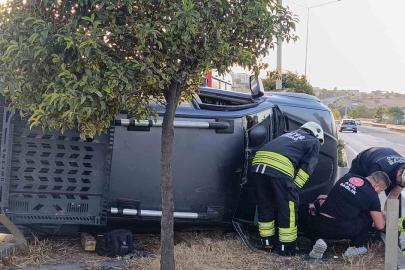 İçinde çocuk bulunan otomobili kaçırdı, yayaya ve 2 araca çarpıp kaçtı yakalandı