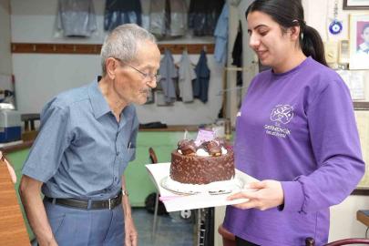 İğne iplikle geçen 67 yıla Başkan Zencirci’den vefa