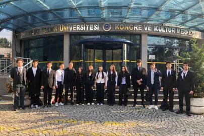İhlas Koleji öğrencilerinden YTUMUN’da diplomasi başarısı