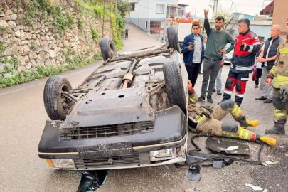İskenderun’da ters dönen otomobilin sürücüsü yaralandı