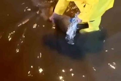 İskenderun’da yağış sonrası oluşan su birikintileri giderildi