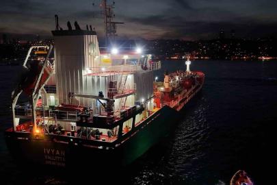 İstanbul Boğazı’nda facianın eşiğinden dönüldü: Kimyasal madde taşıyan tanker kıyıya metreler kala durabildi
